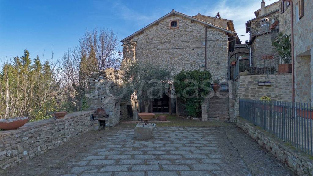 Casa Indipendente in vendita a Bevagna via Pomontina