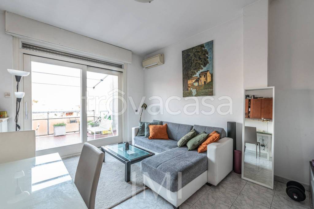 Appartamento in affitto a Milano via Francesco Brioschi, 22