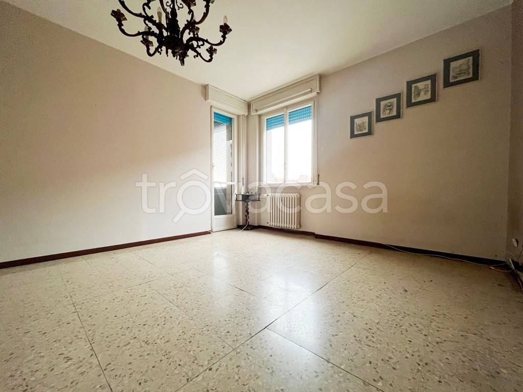 Appartamento in vendita a Milano via Luigi Chiarelli, 10