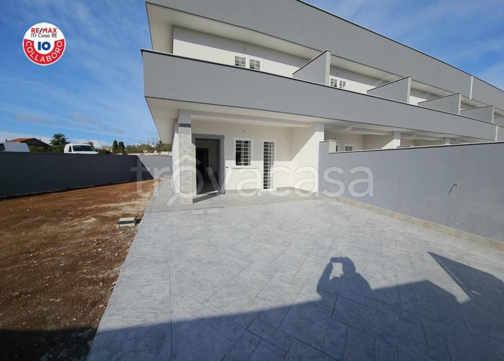 Villa a Schiera in vendita ad Ardea via Lecce