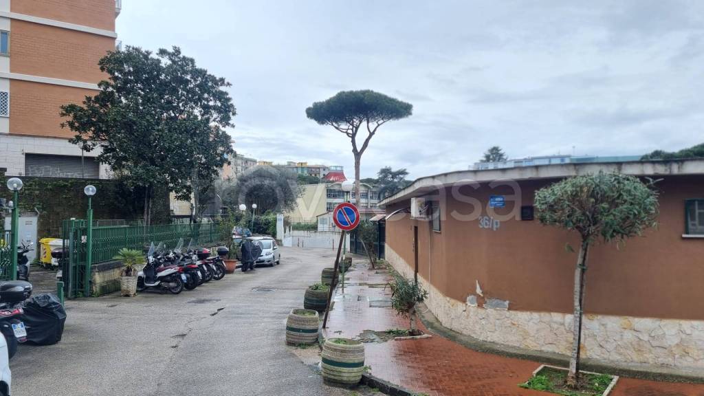 Garage in vendita a Napoli viale Colli Aminei, 36