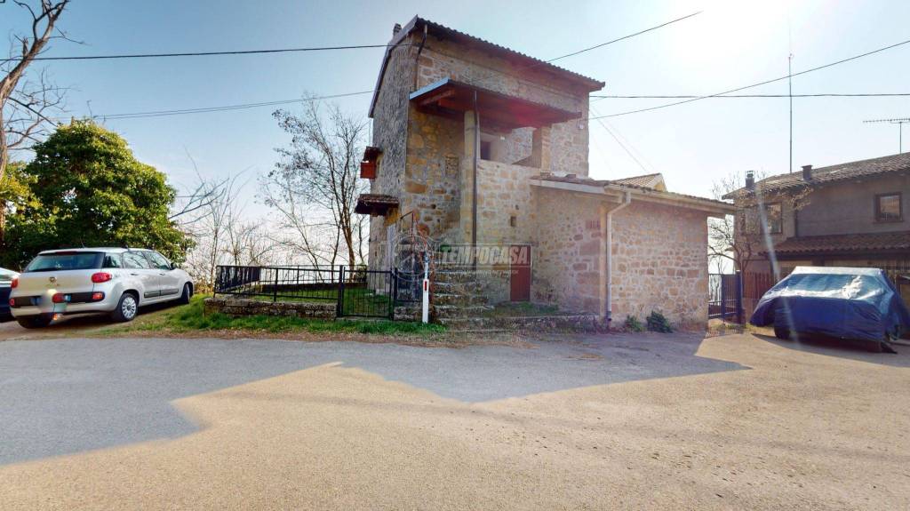 Casa Indipendente in vendita a Vergato via Castelnuovo