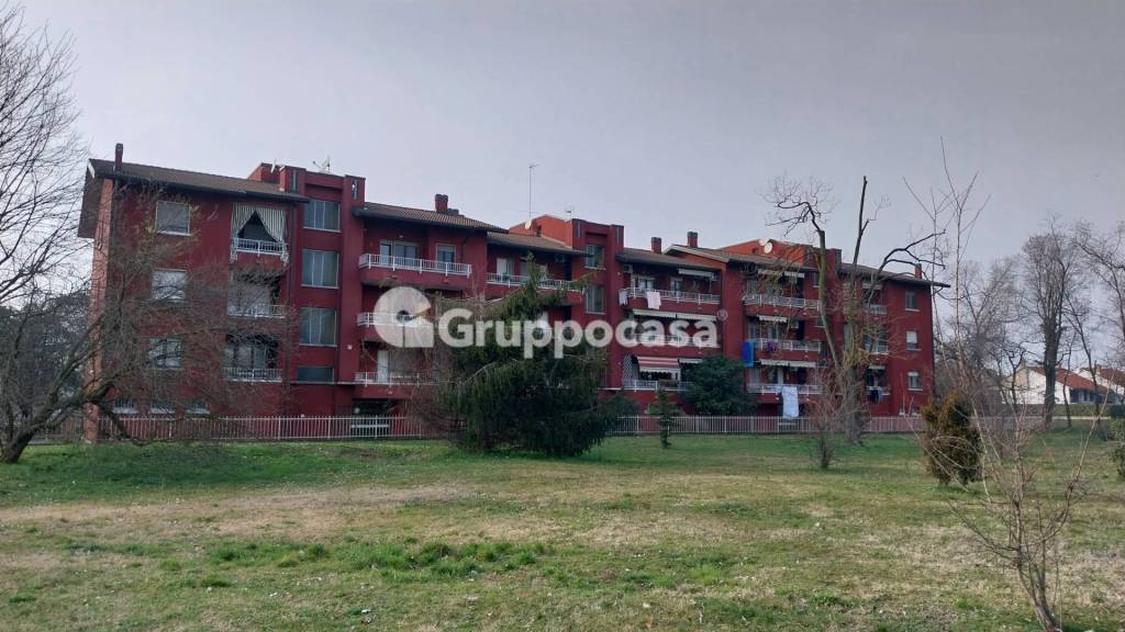 Appartamento in affitto a Magenta via Pisacane, 152