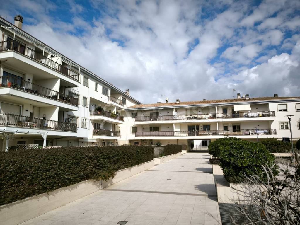Appartamento in vendita a Fiumicino viale Castel San Giorgio, 24