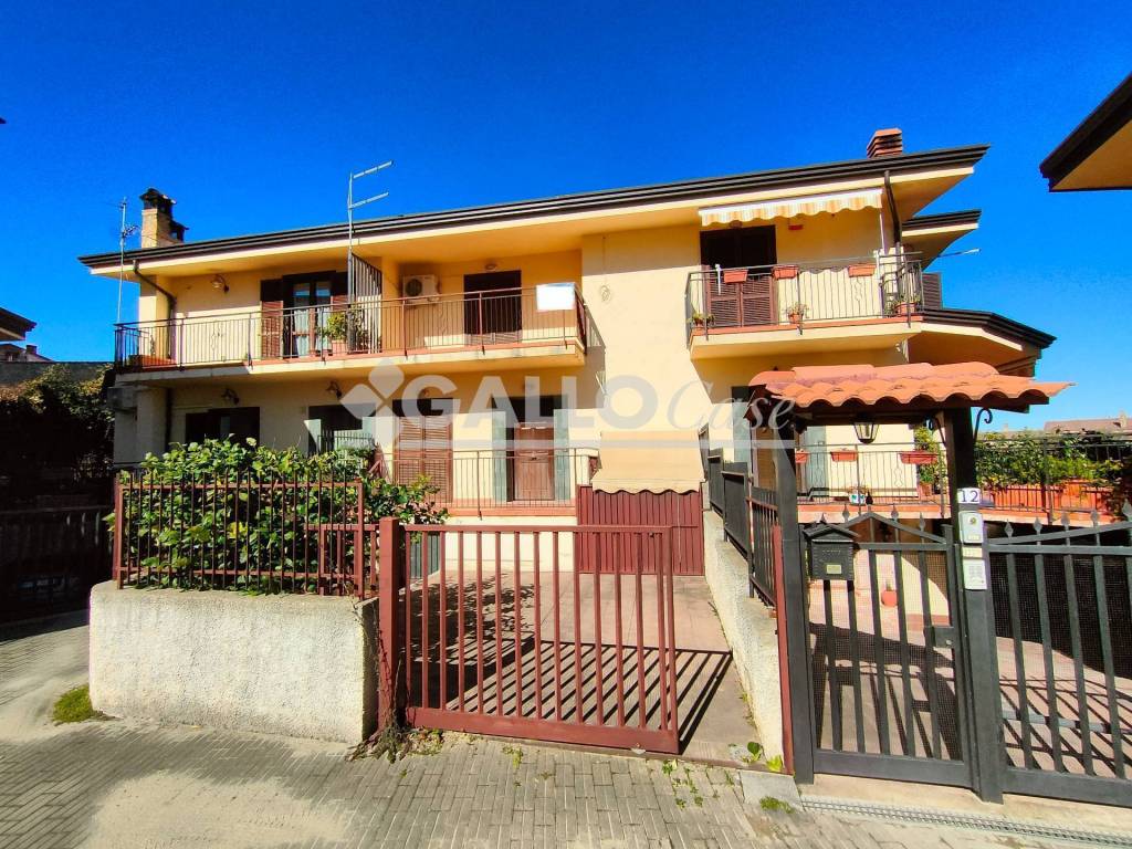 Villa in vendita a Mendicino via Michele Pane - c.Da Pasquali