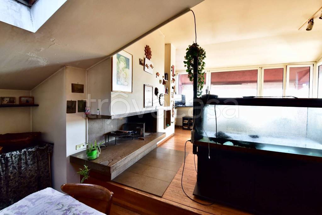 Appartamento in vendita a Cesano Maderno via Pastrengo