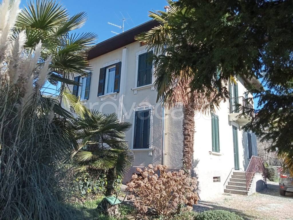 Villa Bifamiliare in vendita a Gemonio via Lunga, 1