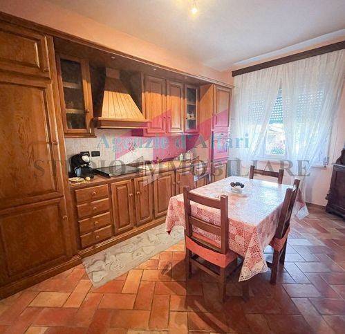 Appartamento in vendita a Ceneselli piazza Guglielmo Marconi 155