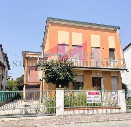 Villa in vendita a Castelmassa via Risorgimento 11