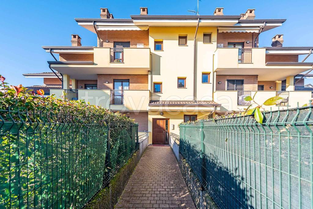 Appartamento in vendita a Saronno via Solferino 13