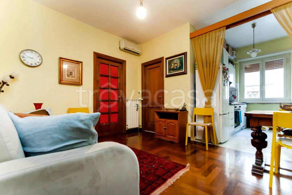 Appartamento in vendita a Roma via Valle Borbera