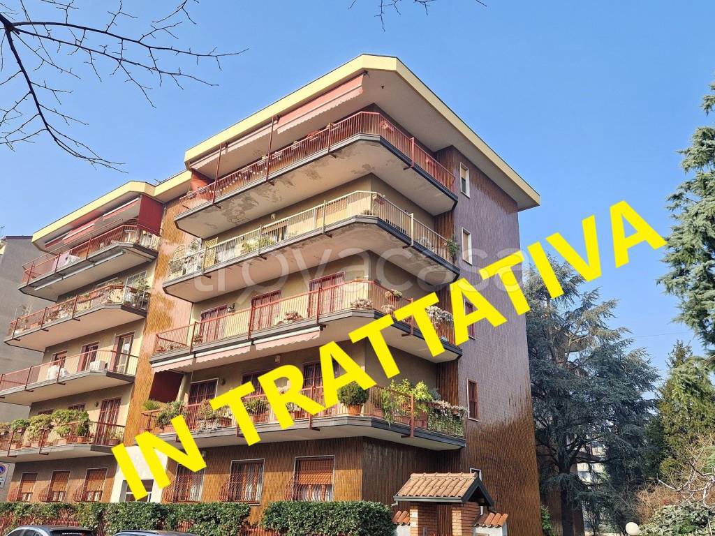 Appartamento in vendita a Cesano Boscone via Italia, 5
