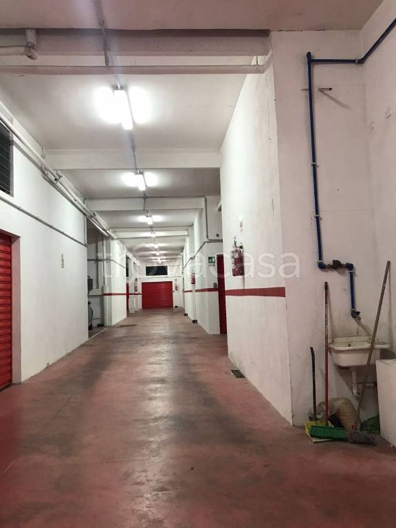Garage in vendita a Roma via Stresa, 31c