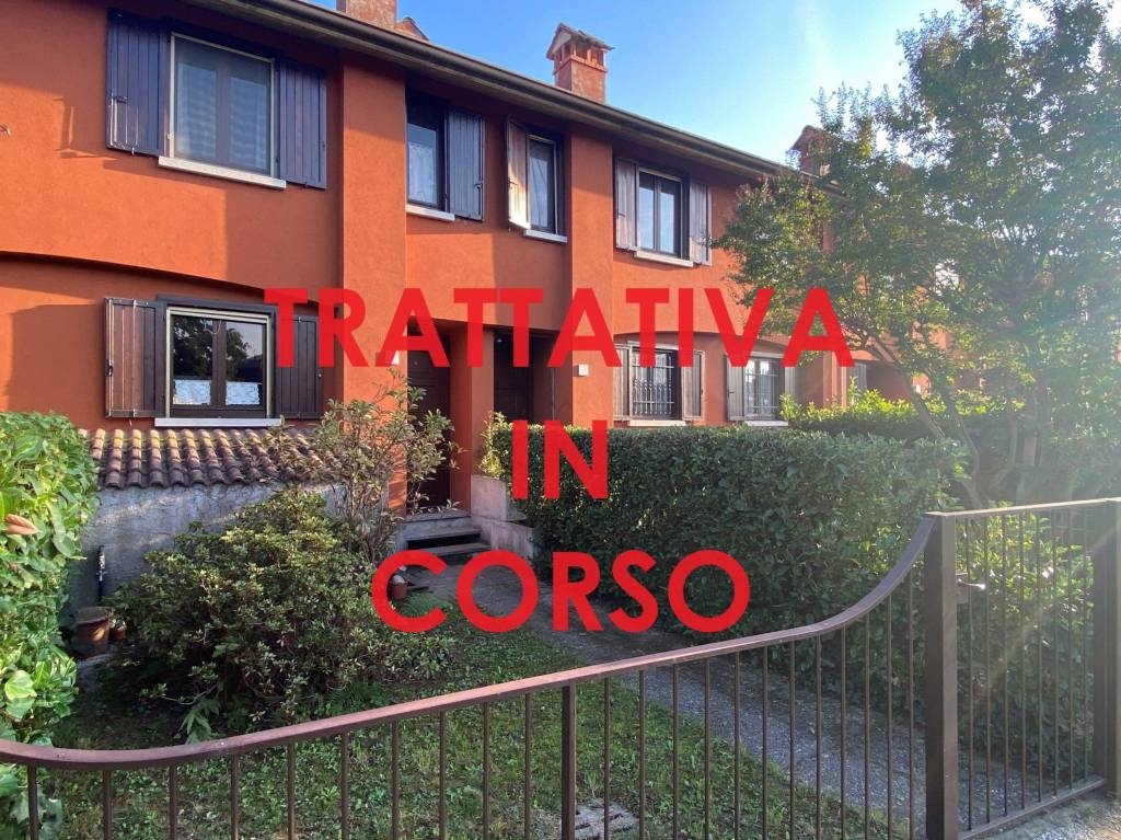 Villa a Schiera in vendita a Calco via Nuova Provinciale, 7