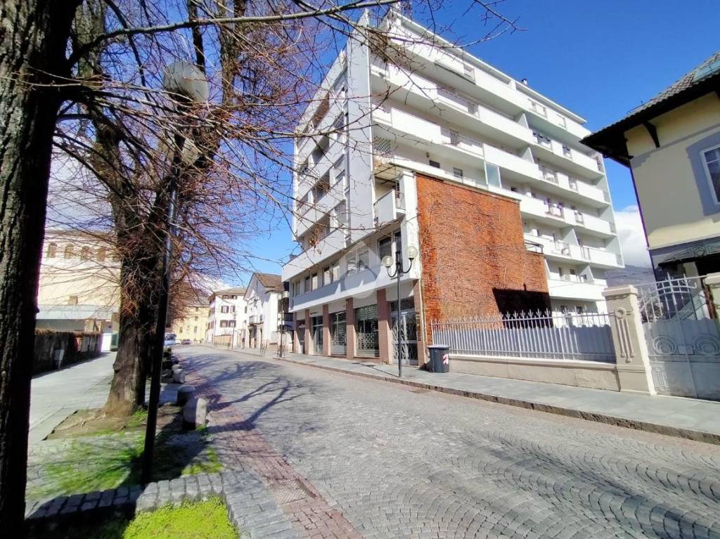 Appartamento in vendita ad Aosta via Xavier de Maistre, 24
