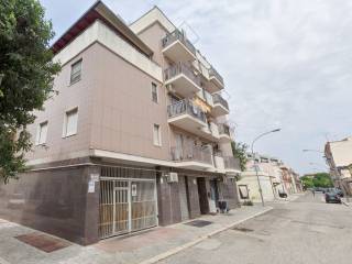 Garage in affitto a foggia via cappuccini, 71