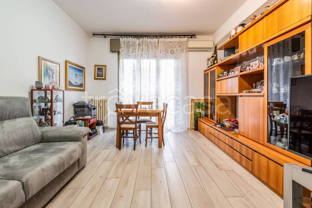 Appartamento in vendita a Settimo Milanese via 4 Novembre, 42