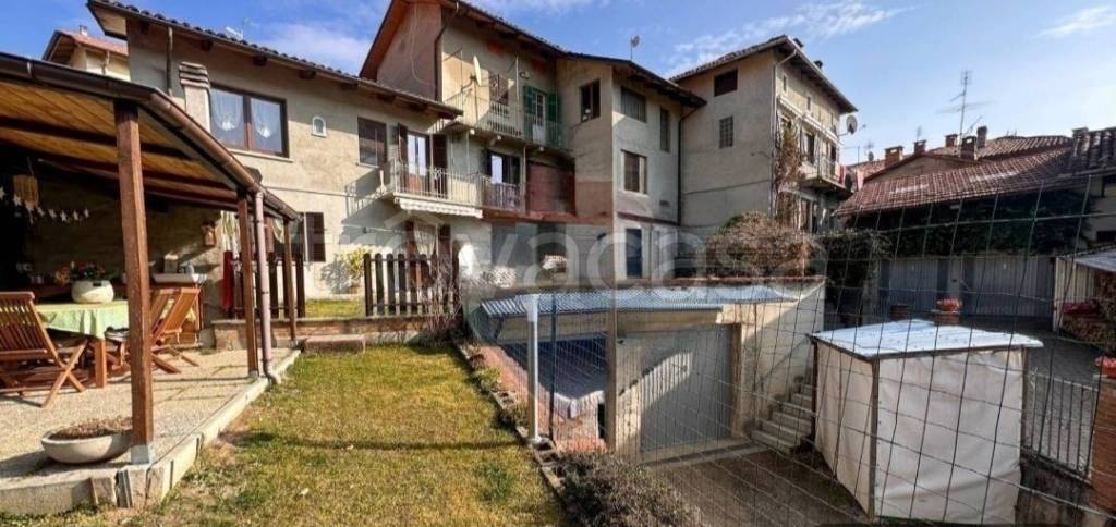 Villa in in vendita da privato a Biella via Santuario di Oropa, 427