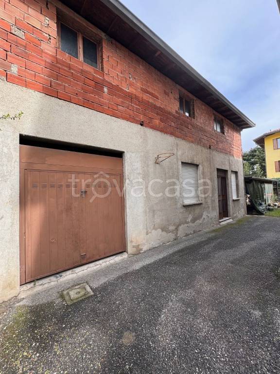 Casa Indipendente in vendita a Carvico via Dottor g. Bernardi