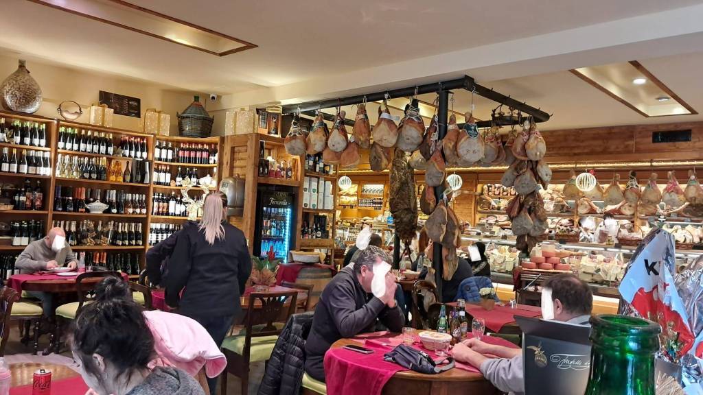 Bar/Tavola Calda in vendita a Roma via Rezzato