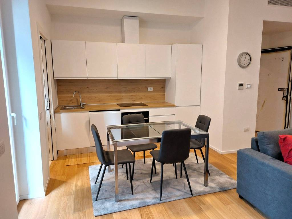 Appartamento in affitto a Milano via Orio Vergani, 15