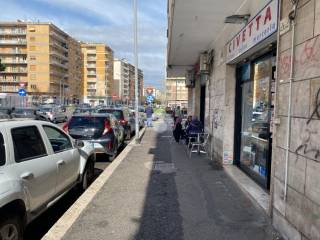 Negozio in vendita a roma via zenodossio, 262