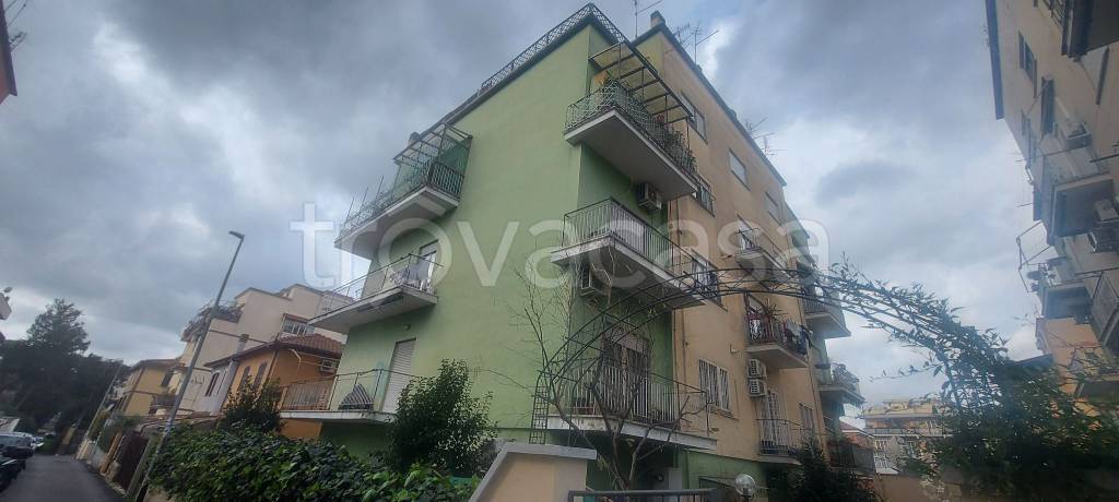 Appartamento in vendita a Roma via dei Bonadies