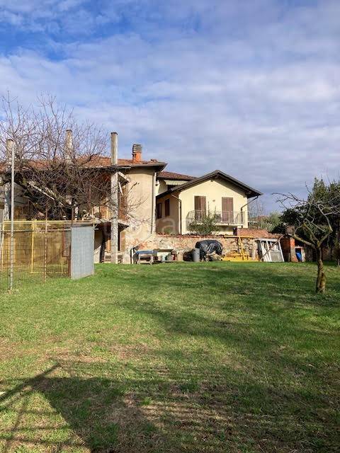 Casa Indipendente in vendita a Lessona via Roma