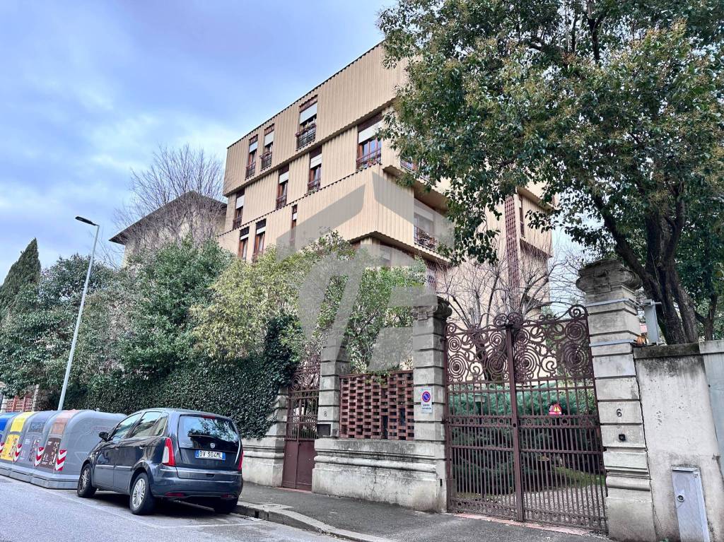 Appartamento in vendita a Firenze via Francesco Domenico Guerrazzi