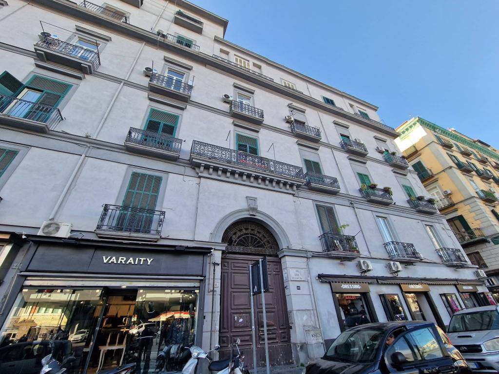 Appartamento in vendita a Napoli corso Giuseppe Garibaldi, 45