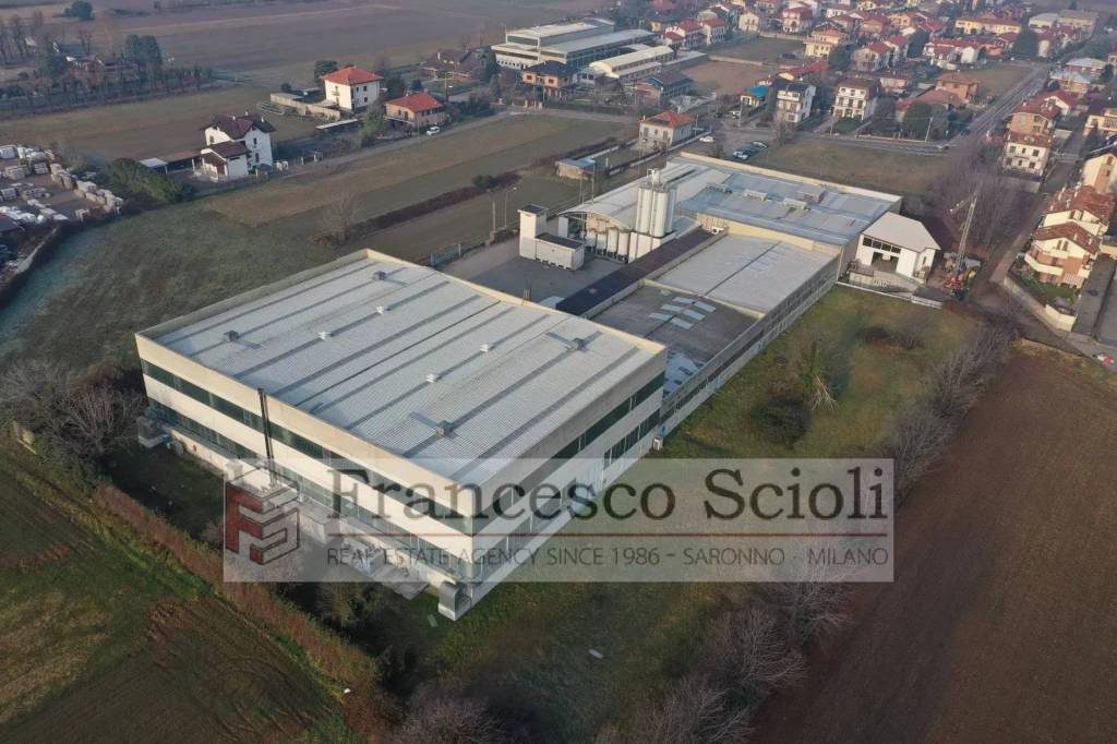 Capannone Industriale in vendita a Uboldo via Caduti Della Liberazione 35,