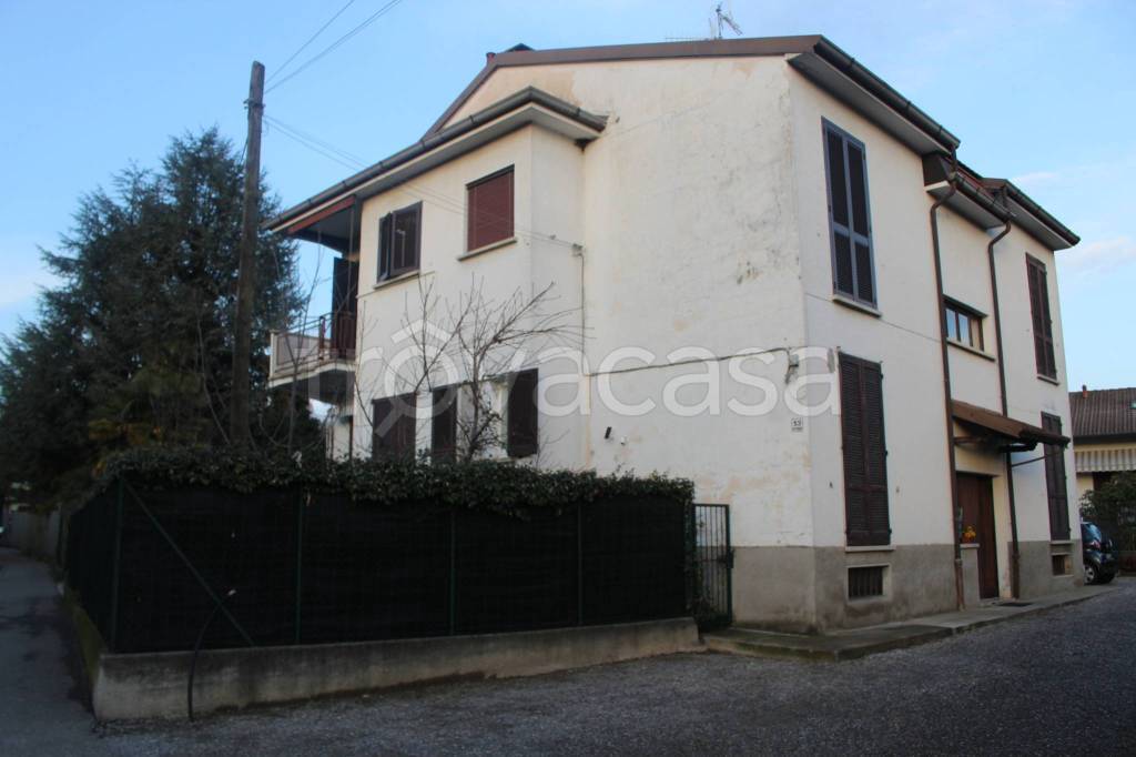 Appartamento in vendita a Venegono Superiore via Pasubio, 1