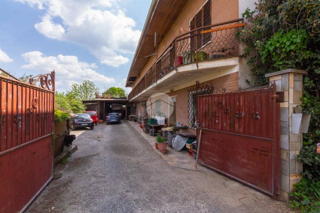 Casa Indipendente in vendita a Caselle Torinese via Montrucca Inferiore, 7