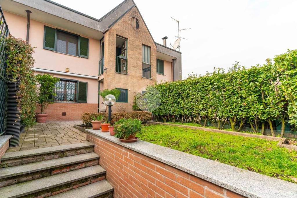 Villa a Schiera in vendita a Milano via manduria