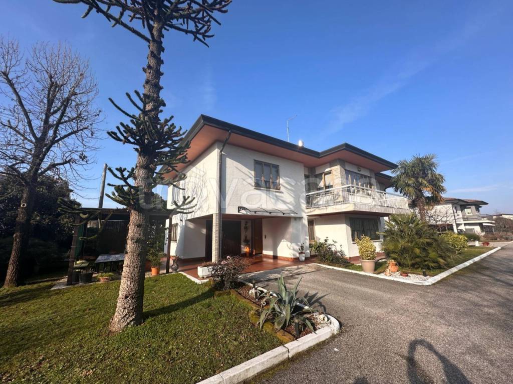 Villa in vendita a Codroipo viale Venezia, 81