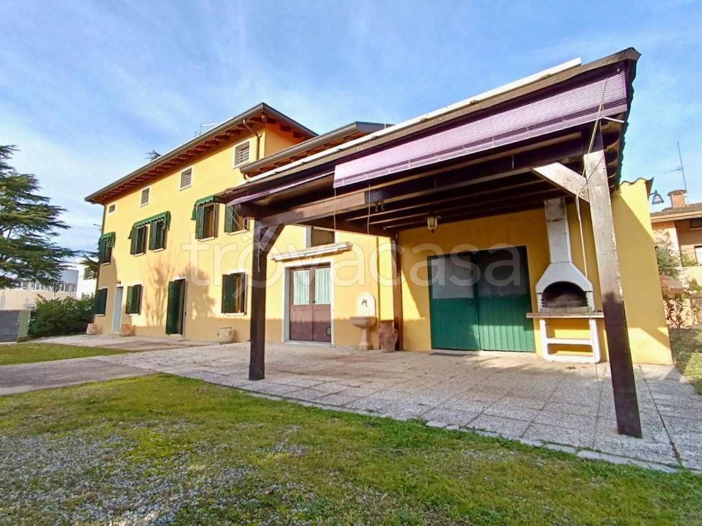 Villa in vendita a Casarsa della Delizia