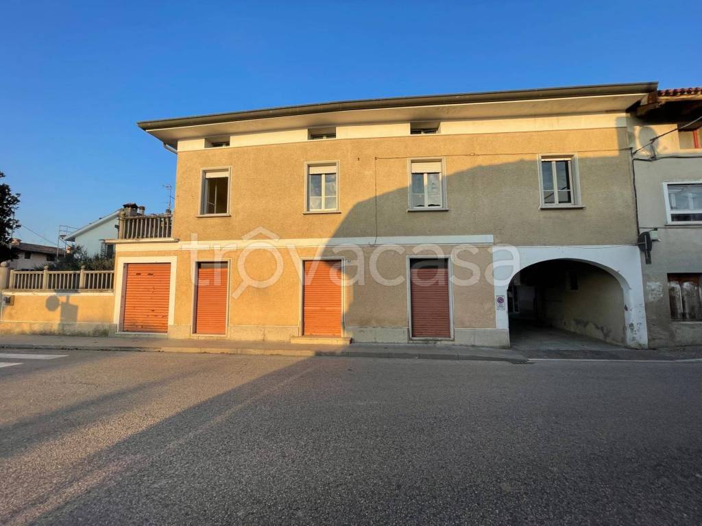 Villa Bifamiliare in vendita a Pocenia piazza Guglielmo Marconi, 45
