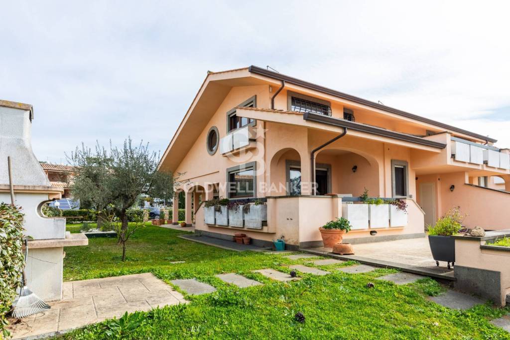 Villa Bifamiliare in vendita a Roma via Verdello, 2