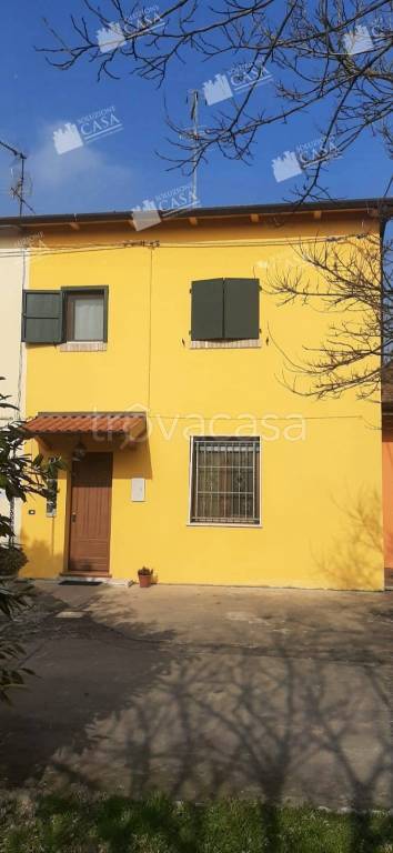Appartamento in vendita a Cento via lamborghini, 32