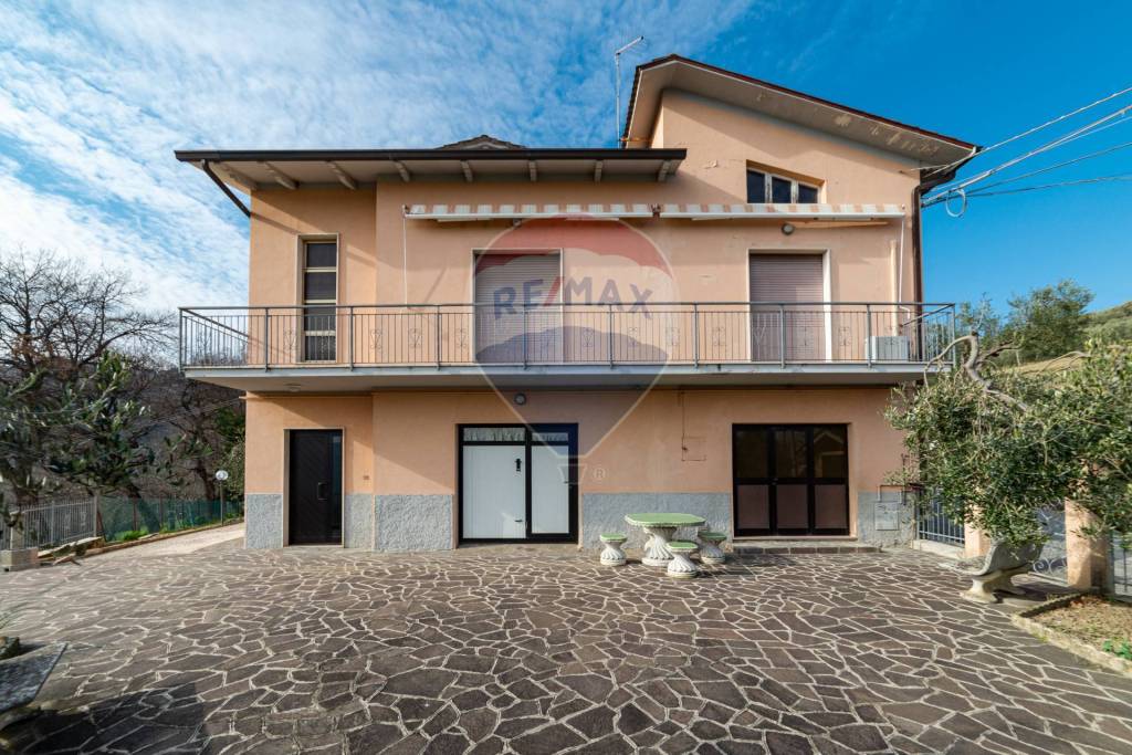 Casa Indipendente in vendita a Castelplanio via Carrozze Vaccili, 28