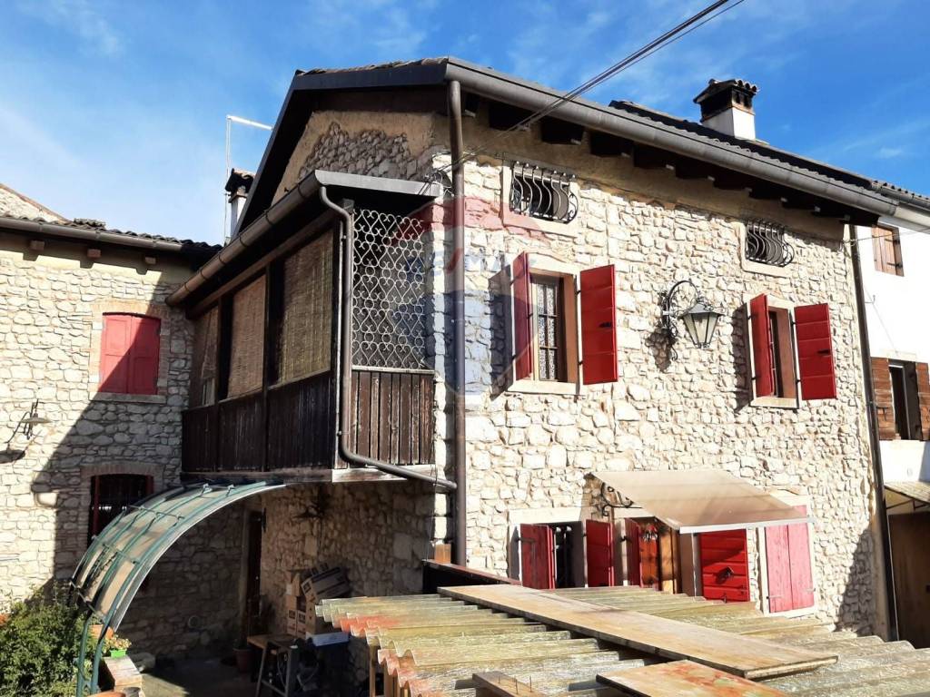 Casa Indipendente in vendita a Cison di Valmarino vicolo Francesco Baracca, 1