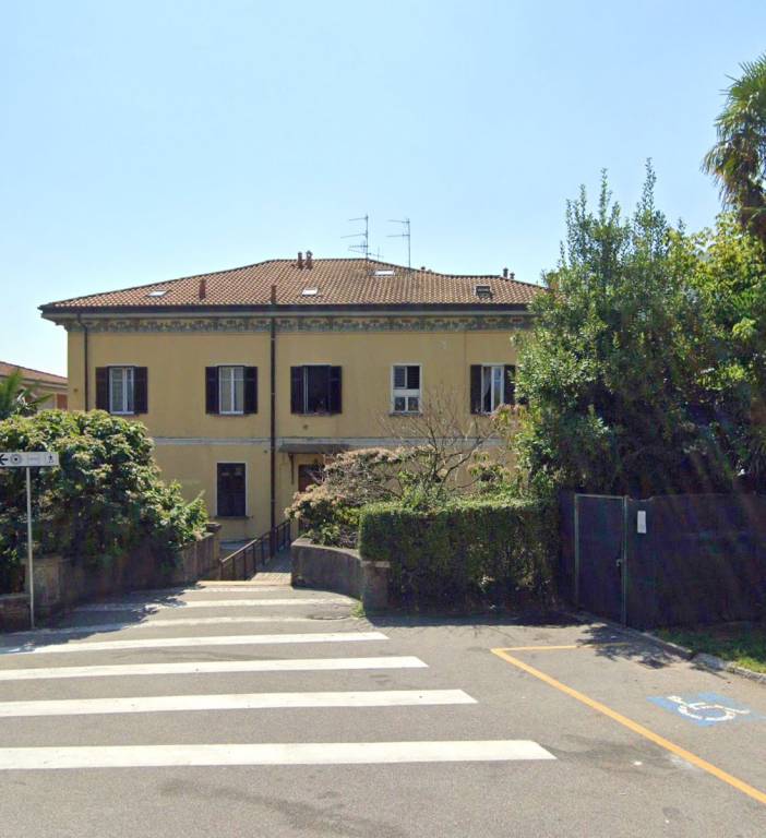Appartamento in in vendita da privato a Baveno via Gian Andrea Gavezzani, 13