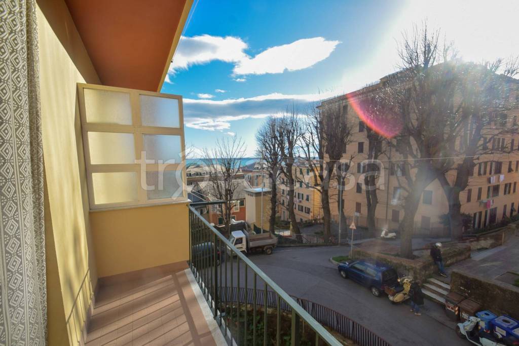 Appartamento in vendita a Genova via Antonio Viacava, 3