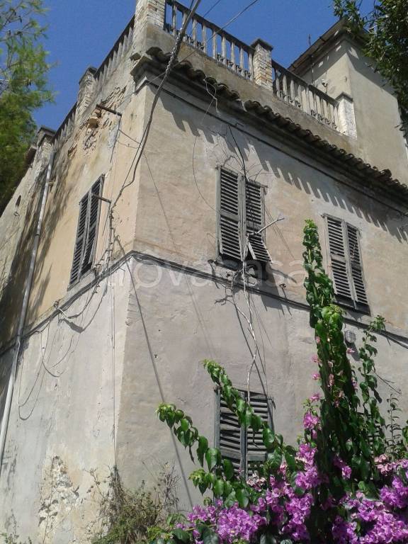 Villa Bifamiliare in in vendita da privato a Fermo contrada Alberelli, 31