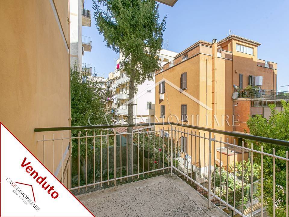 Appartamento in vendita a Roma via Tommaso Silvestri