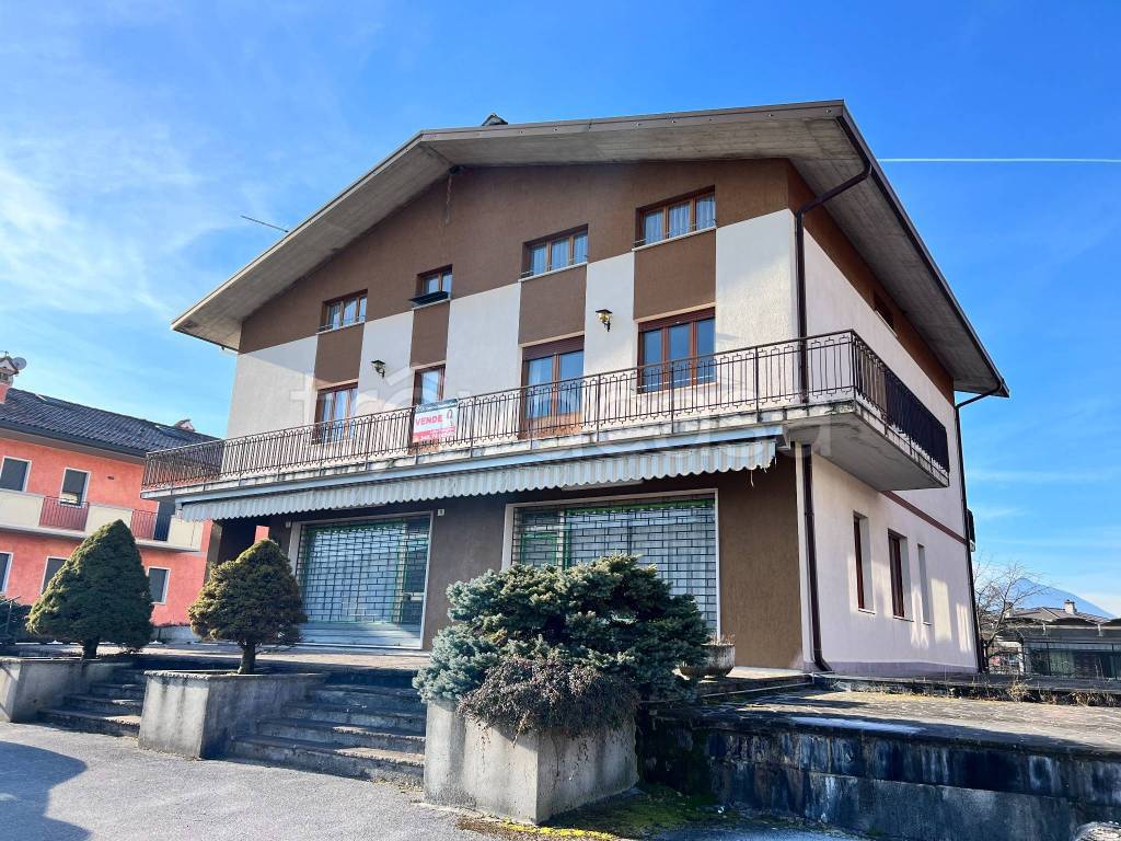 Casa Indipendente in vendita a Borgo Valbelluna viale Vasco Salvatelli, 11