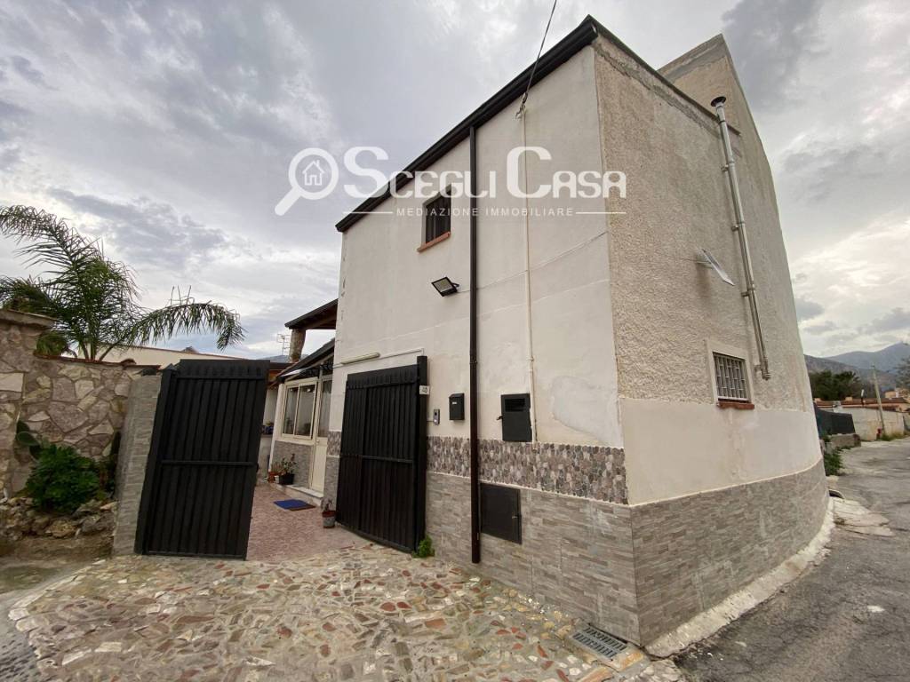 Villa in vendita a Carini via Conchiglia
