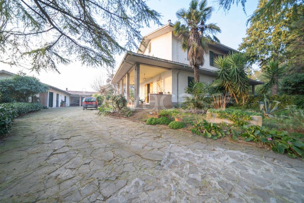 Villa in vendita a Cesena via Primo d'Altri