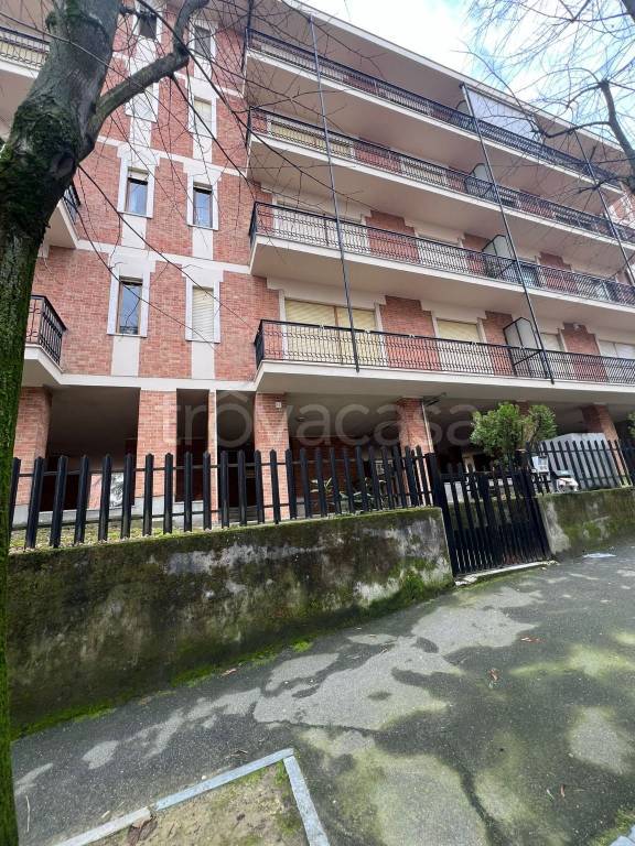 Appartamento in vendita ad Asti via Papa Giovanni xxiii, 14
