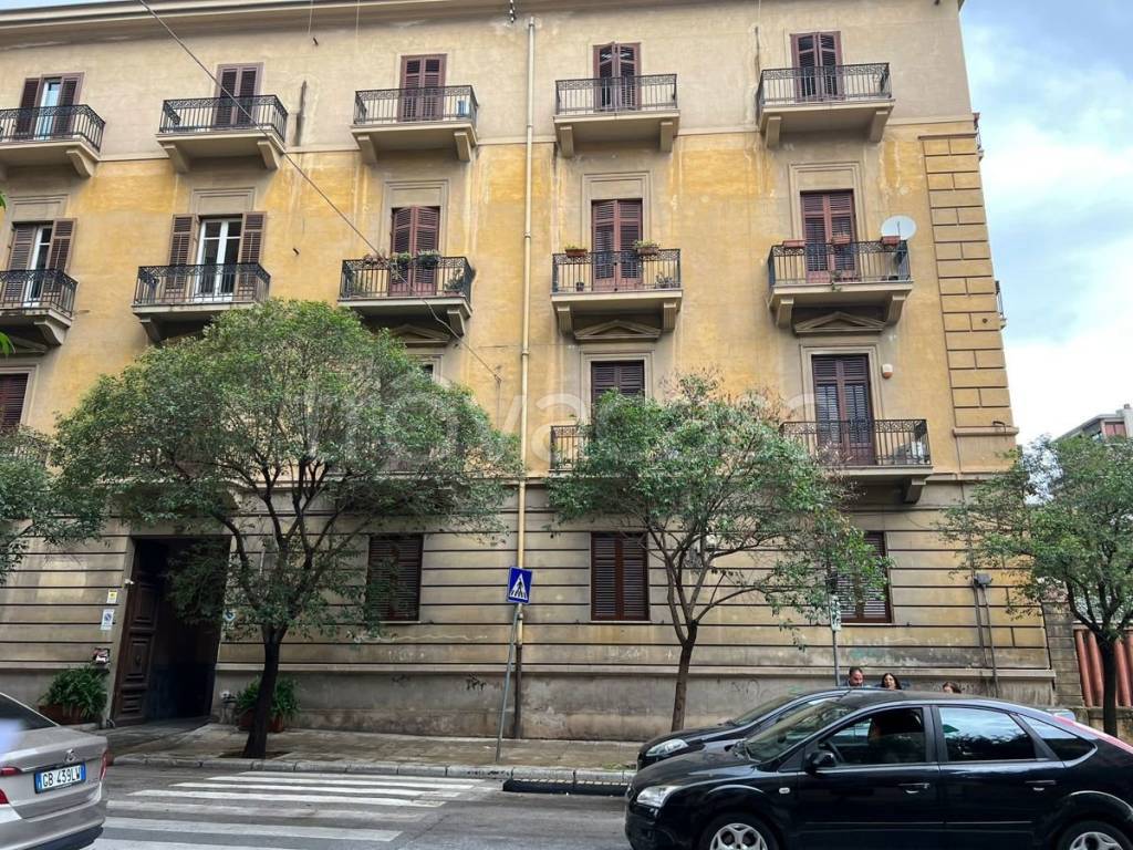 Appartamento in vendita a Palermo via Dante, 165